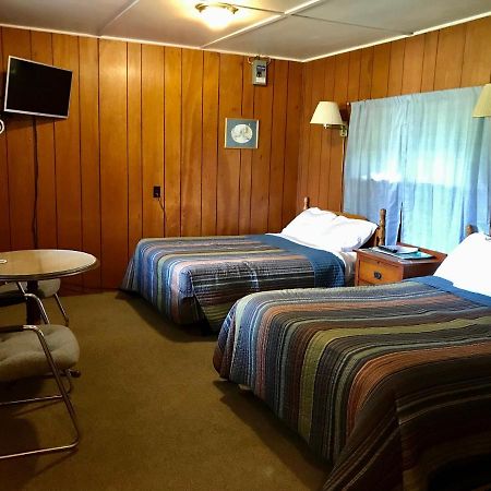 Chamber Lane Motel Round Lake Exteriér fotografie