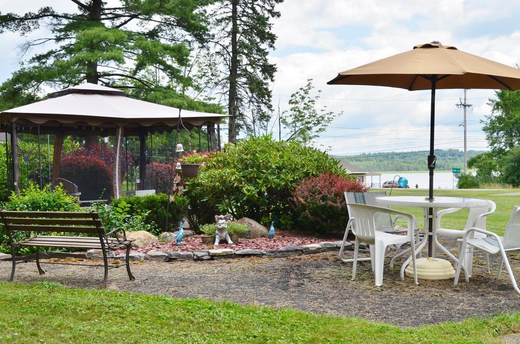Chamber Lane Motel Round Lake Exteriér fotografie