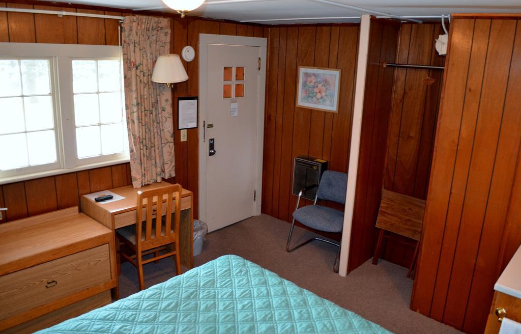 Chamber Lane Motel Round Lake Pokoj fotografie