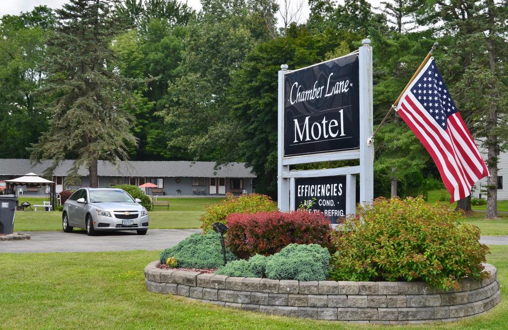 Chamber Lane Motel Round Lake Exteriér fotografie