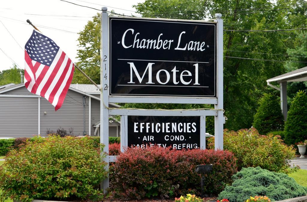 Chamber Lane Motel Round Lake Exteriér fotografie