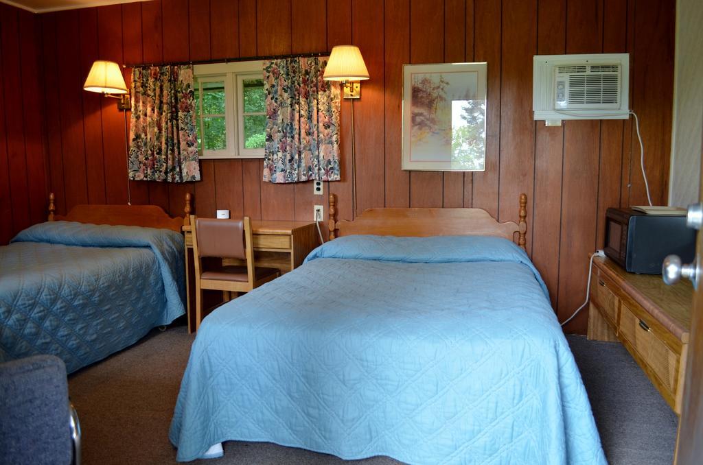 Chamber Lane Motel Round Lake Pokoj fotografie